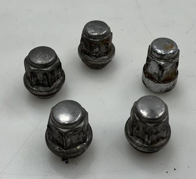 2013 Chrysler Town & Country Lug Nuts