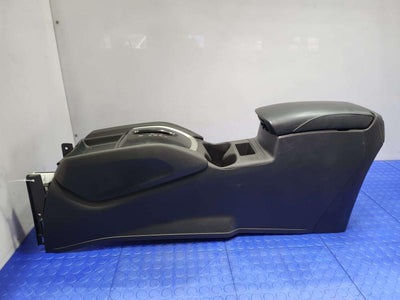 2016 Nissan Rogue Front Console