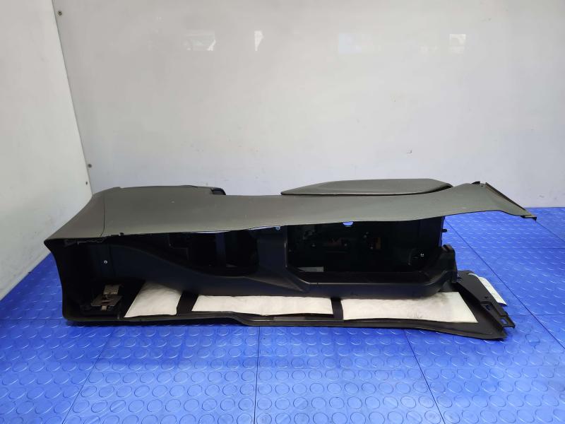 2016 Nissan Rogue Front Console