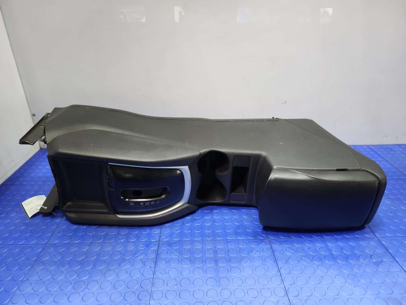 2016 Nissan Rogue Front Console