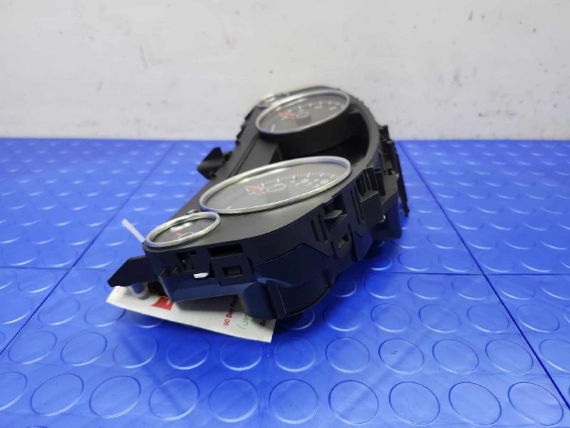 2011 Volkswagen Touareg Speedometer