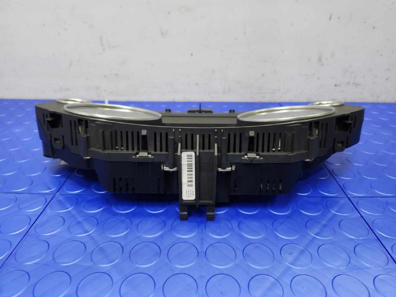 2011 Volkswagen Touareg Speedometer