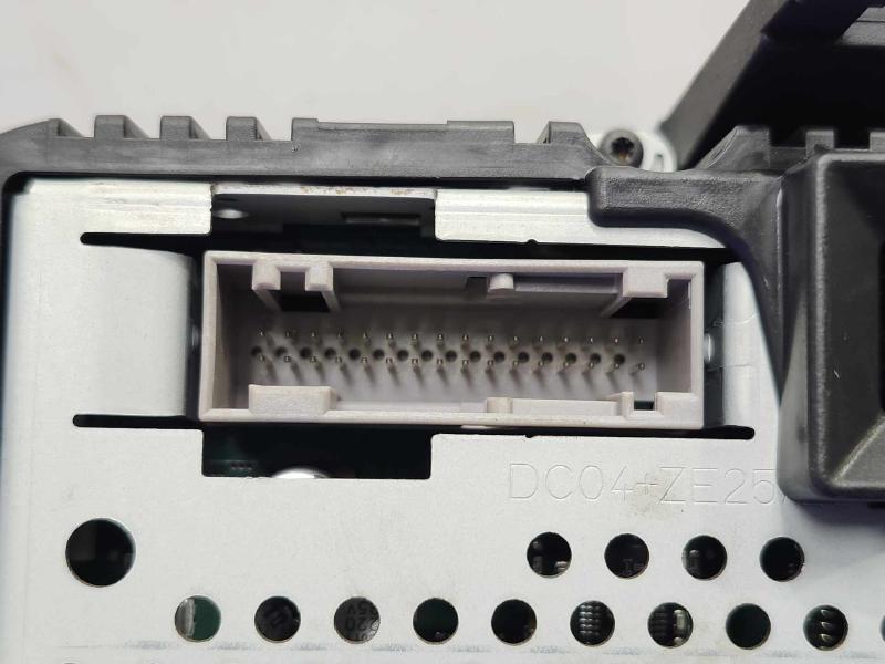 2011 Volkswagen Touareg Speedometer