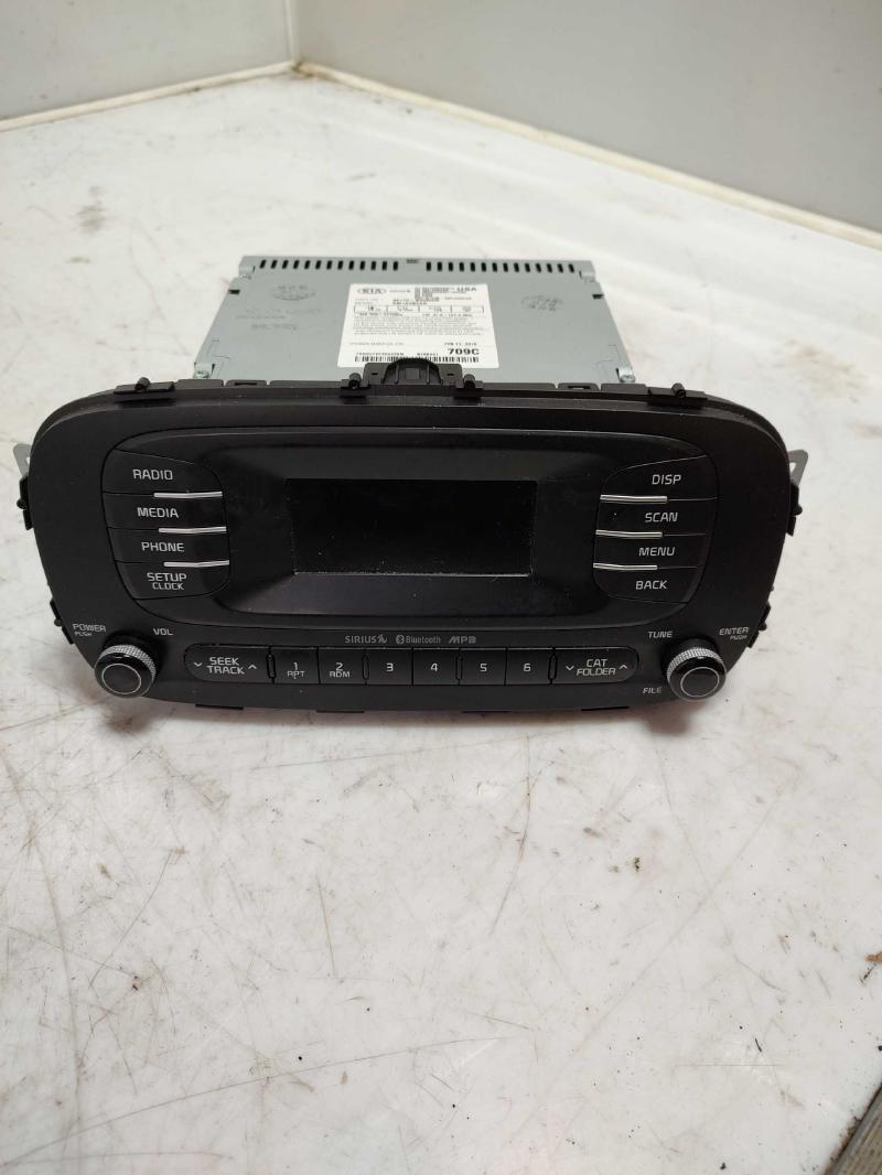 2014 - 2016 Kia Soul Radio Receiver w/o Navigation OEM 96170B2090