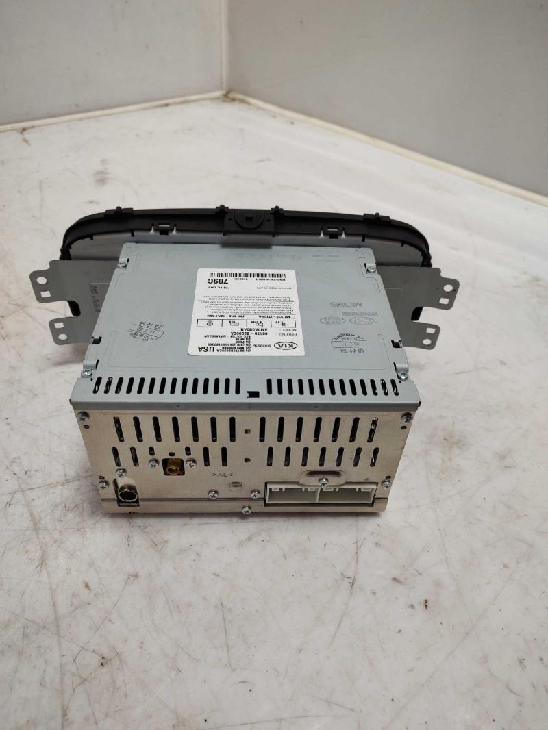 2014 - 2016 Kia Soul Radio Receiver w/o Navigation OEM 96170B2090