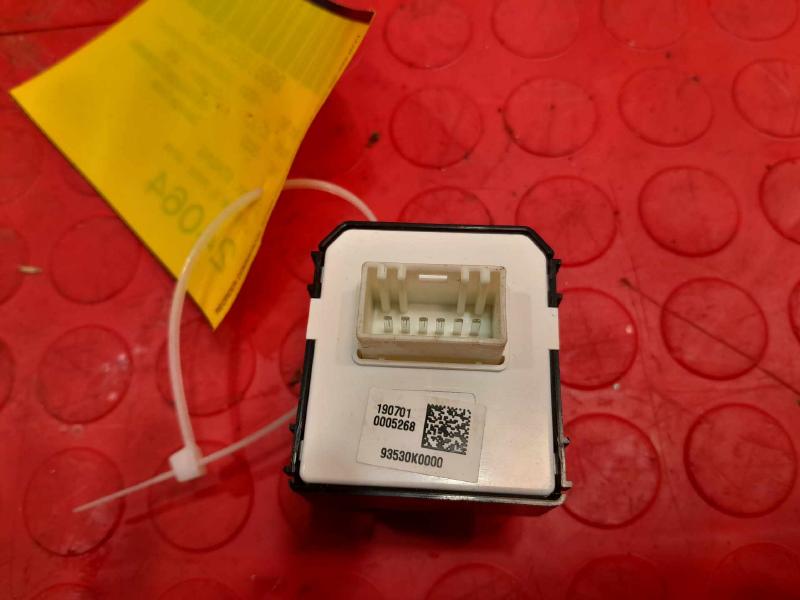 2020-2022 Kia Soul Power Door Mirror Control Switch Genuine OEM 93530K0000