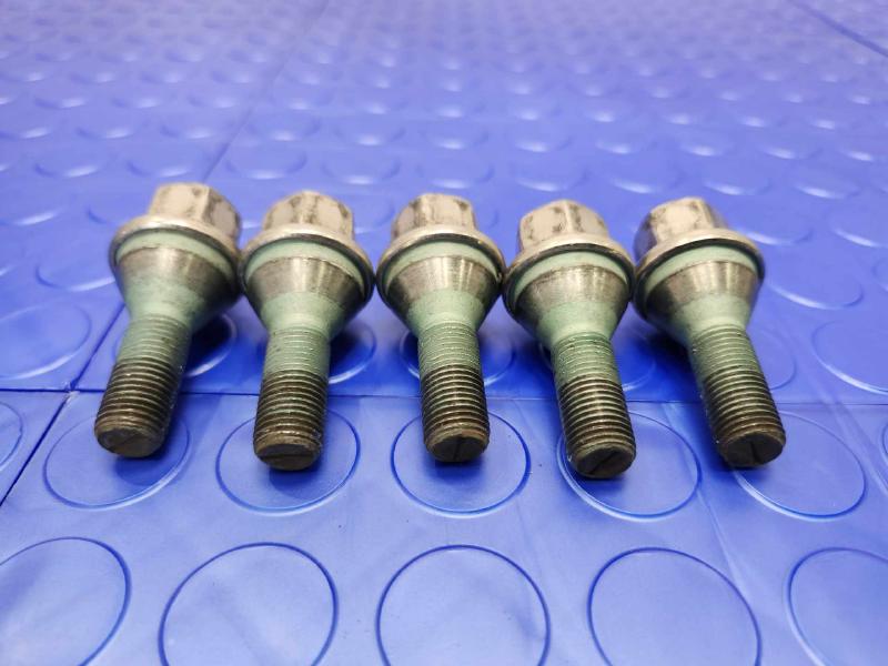2020 Jeep Compass Lug Nuts