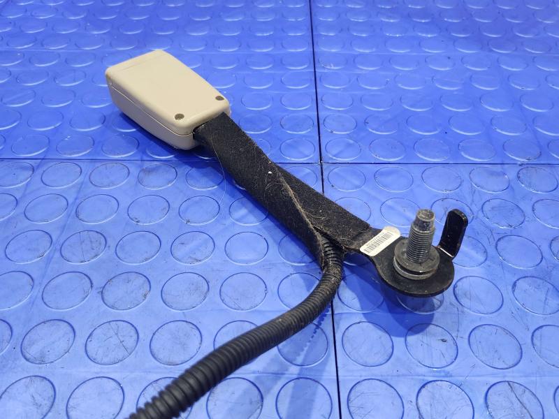 2011 Kia Sorento Front Seat Belt