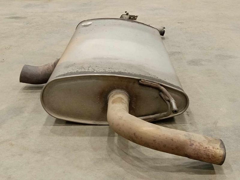 2016-2018 Volvo XC90 T6 Rear Exhaust Muffler Genuine OEM Part 31686589