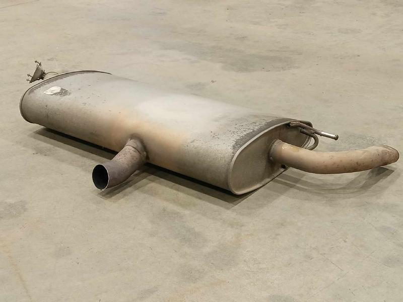 2016-2018 Volvo XC90 T6 Rear Exhaust Muffler Genuine OEM Part 31686589