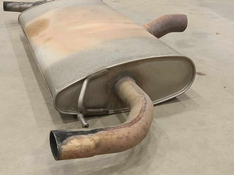 2016-2018 Volvo XC90 T6 Rear Exhaust Muffler Genuine OEM Part 31686589