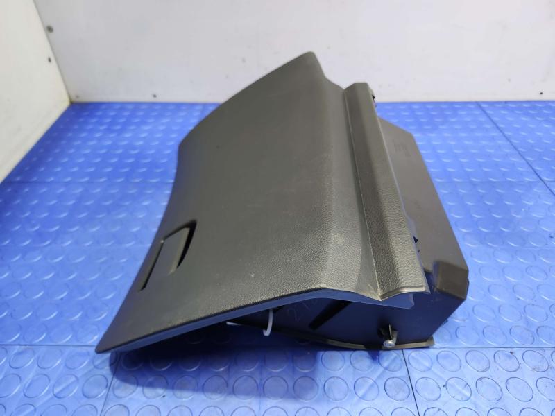 2016 Nissan Rogue Glove Box