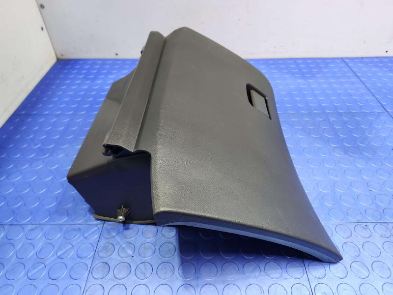 2016 Nissan Rogue Glove Box