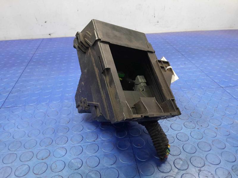 2014 Nissan Versa Engine Fuse Box