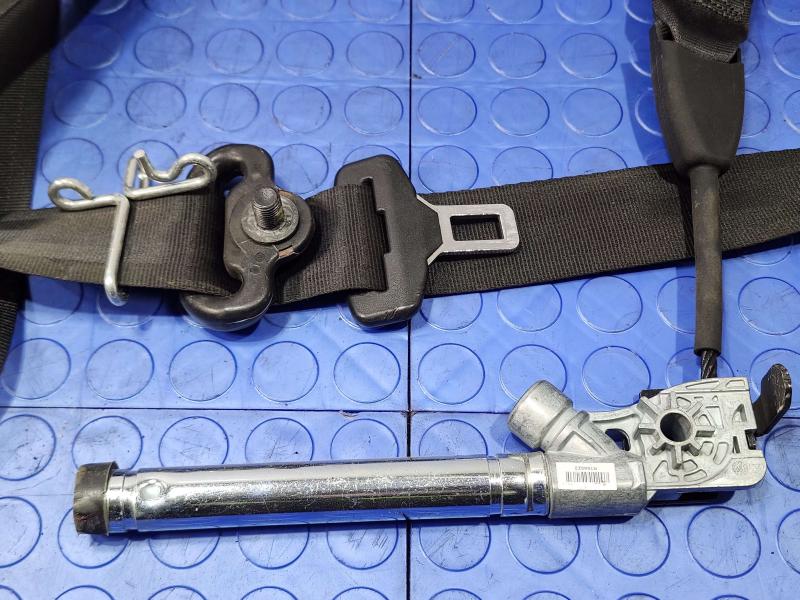2016 Ford Focus Front Seat Belt