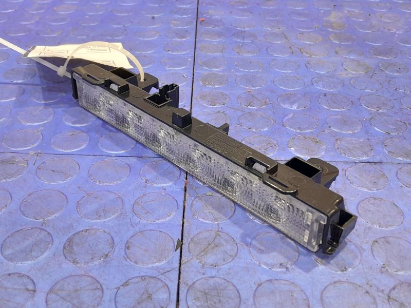 2020 Volkswagen Passat 3Rd Brake Light Avoidance Lamp