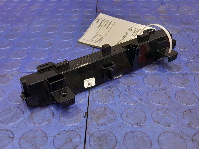2020 Volkswagen Passat 3Rd Brake Light Avoidance Lamp