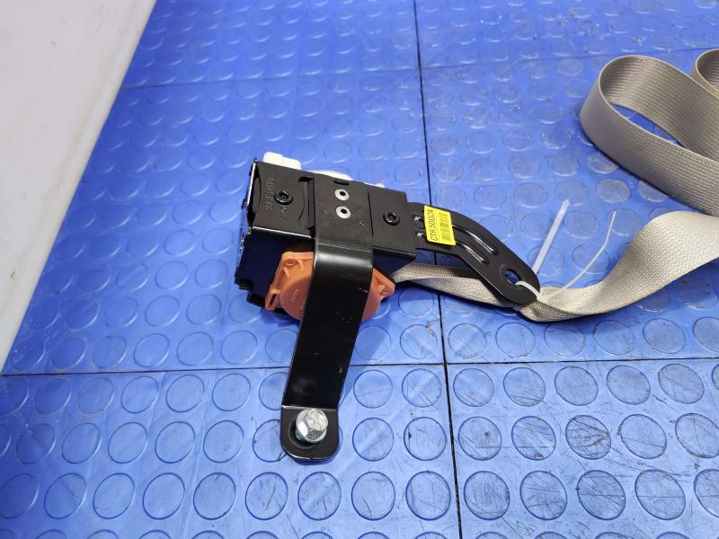 2016 Kia Sedona Rear Seat Belt