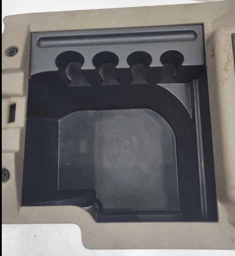 2005 - 2010 Jeep Grand Cherokee Center Floor Console Assembly - Khaki OEM 1BJ01BD1AC
