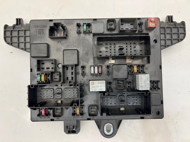 2013 - 2016 Buick Verano Rear Body Fuse Block Assembly OEM 22798890