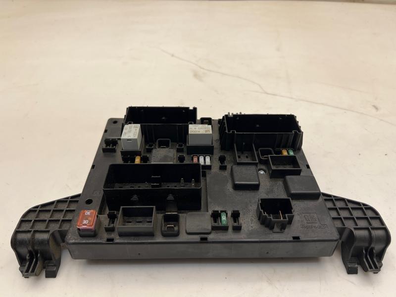 2013 - 2016 Buick Verano Rear Body Fuse Block Assembly OEM 22798890