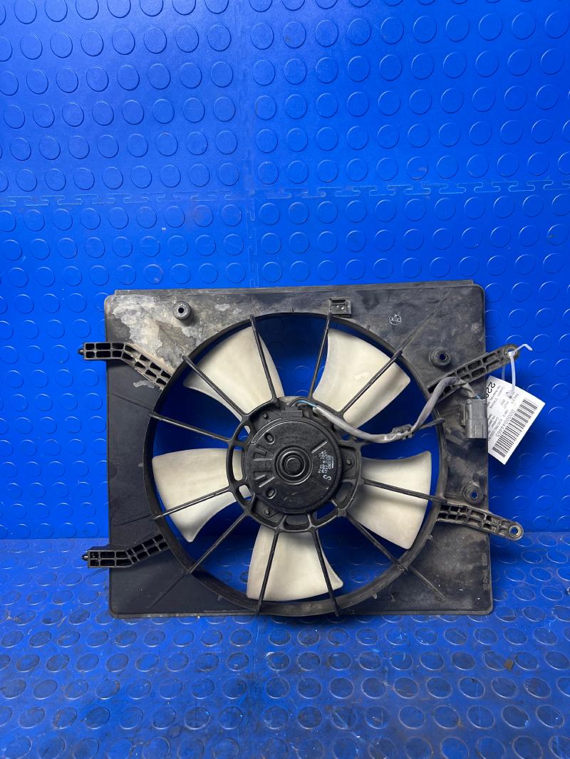 2003 2004 Honda Pilot Cooling Fan Assembly (Radiator) OEM 19030PGKA01