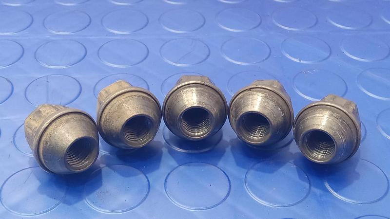 2013 Ford Escape Lug Nuts