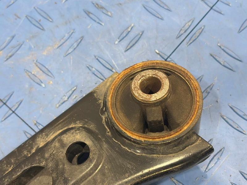 2010 Subaru Legacy Lower Control Arm Front
