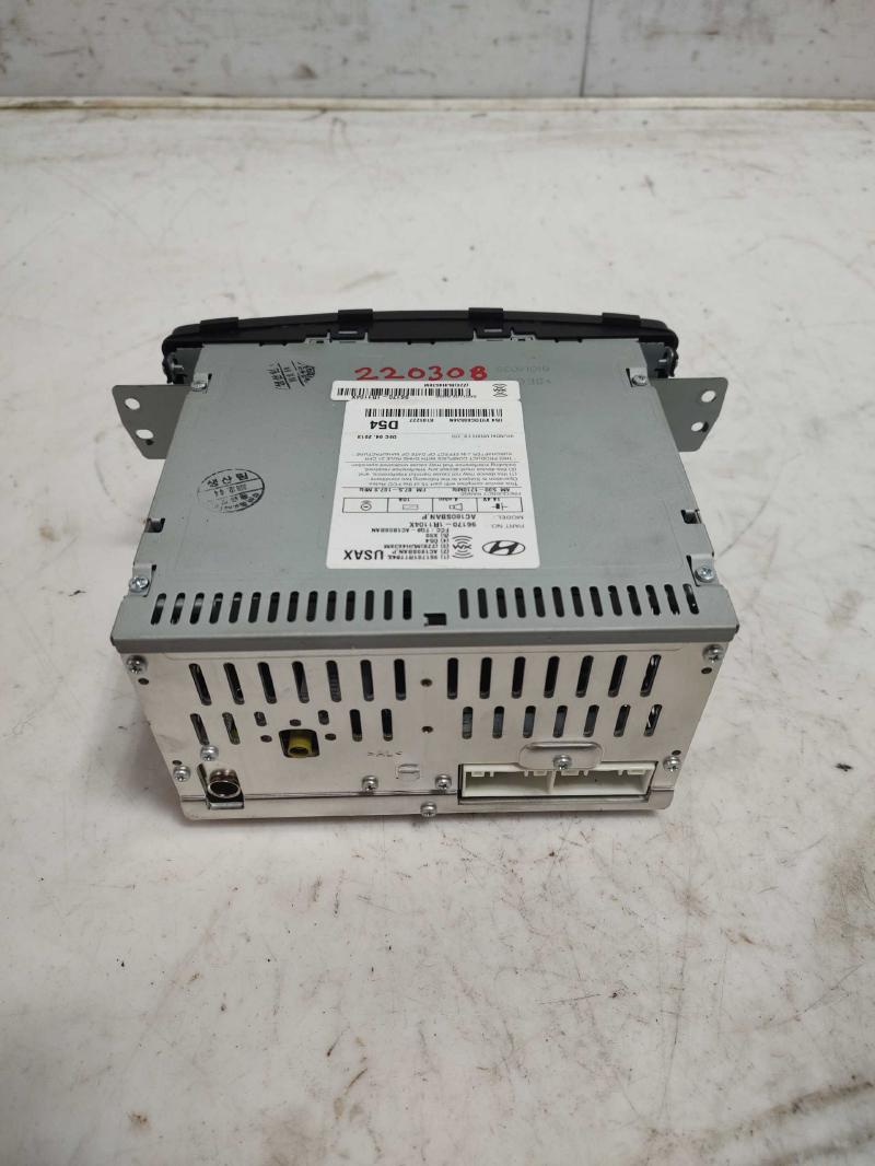 2014 Hyundai Accent Radio AM FM MP3 CD w/ Satellite w/o Bluetooth w/o Aux OEM 961701R110