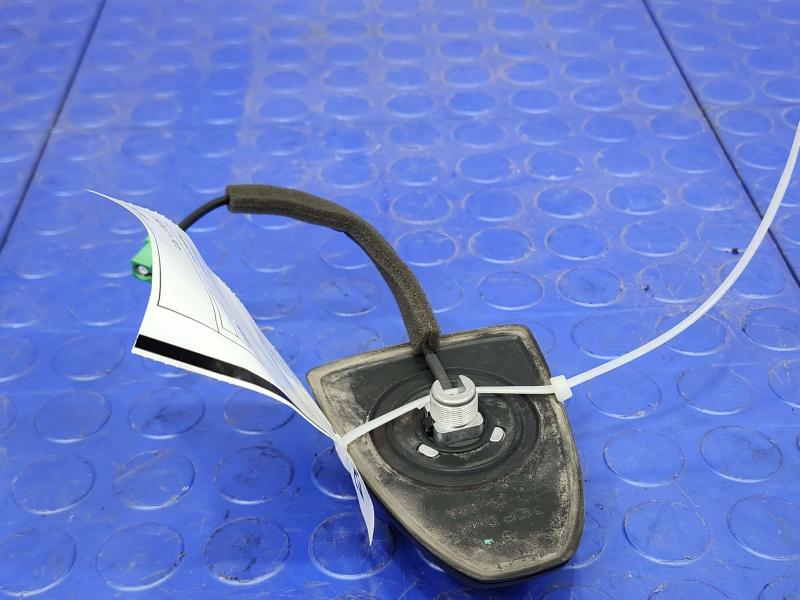 2017-2021 Nissan Titan Radio Antenna Assembly Genuine OEM 282089BL0B