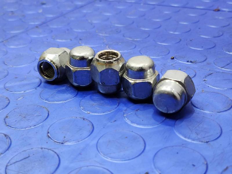 2015 Nissan Leaf Lug Nuts