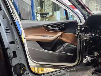 2018 Audi Q7 Front Door Trim Panel