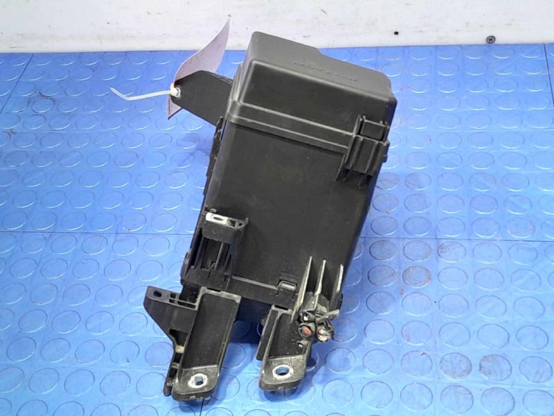 2014 Toyota RAV4 Engine Fuse Box