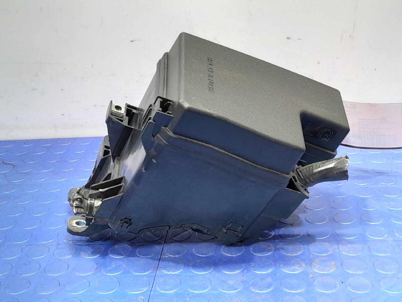 2014 Toyota RAV4 Engine Fuse Box