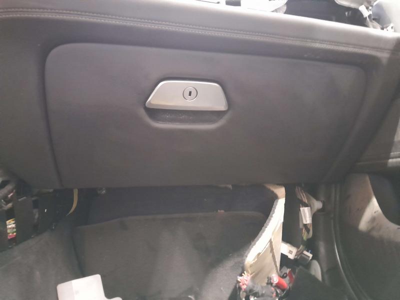 2018 BMW 740I Glove Box