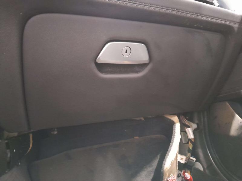 2018 BMW 740I Glove Box