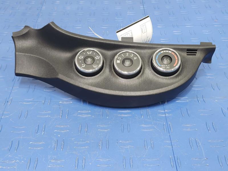 2013 Toyota Yaris Heater A/C Control