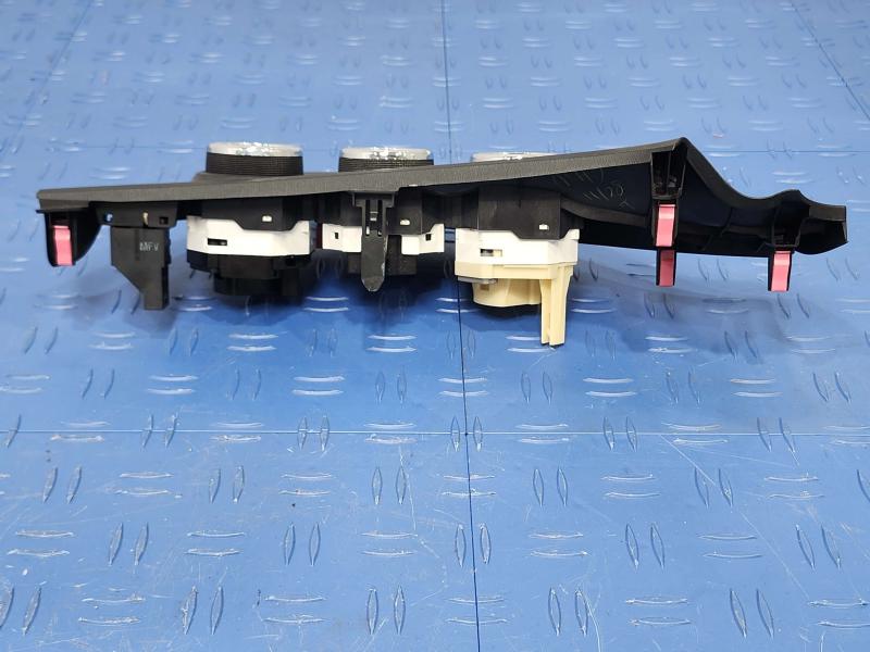 2013 Toyota Yaris Heater A/C Control