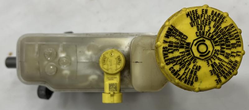 2013 - 2016 Dodge Dart Brake Master Cylinder Assembly OEM 68192615AA