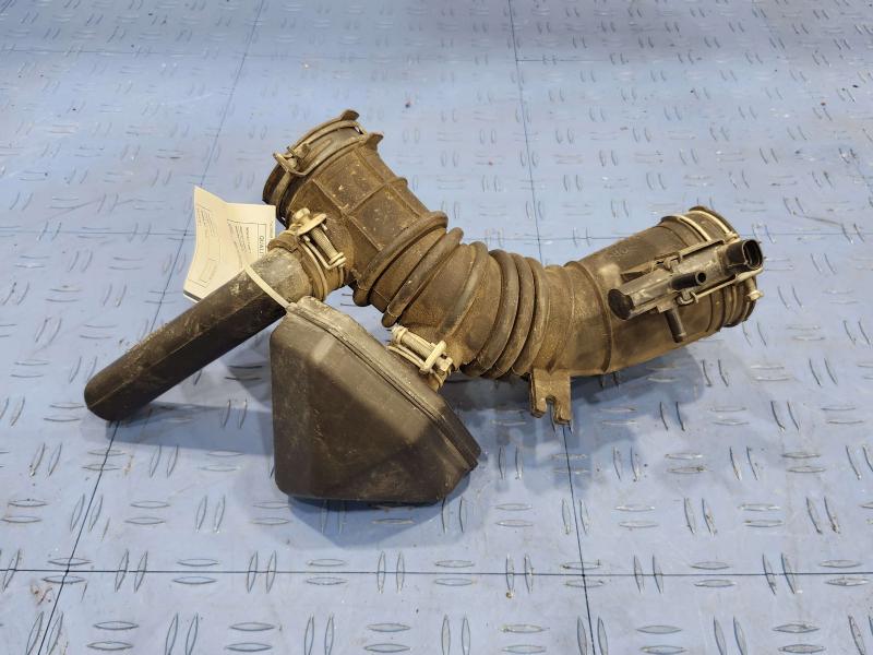 2002 Toyota Camry Air Intake Tube/Resonator