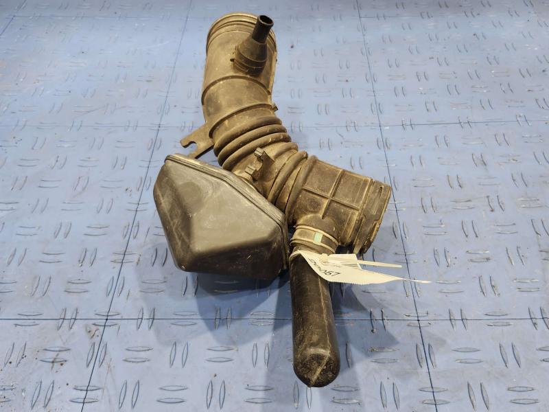 2002 Toyota Camry Air Intake Tube/Resonator