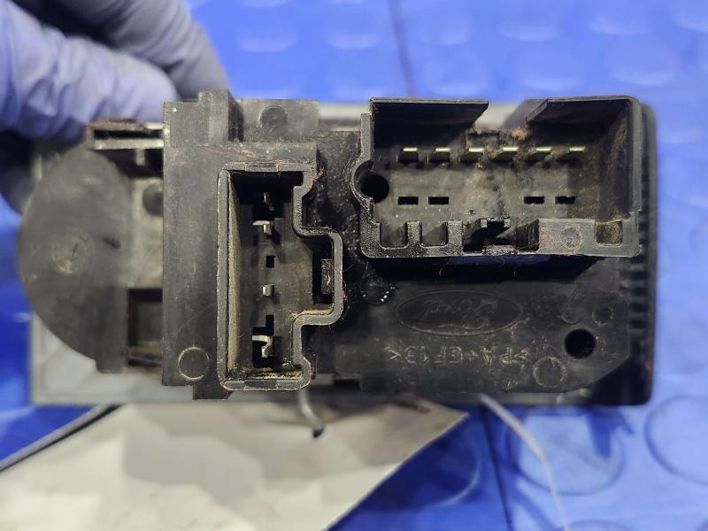 2005 Ford F-350 Super Duty Headlight Switch (Dash Mtd)