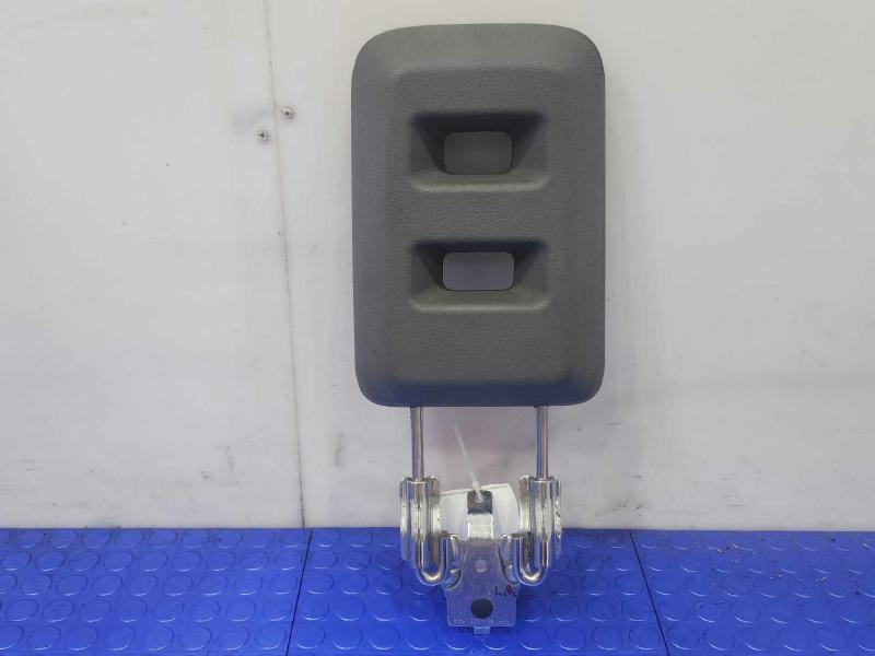 2013 Ford F-350 Super Duty Headrest