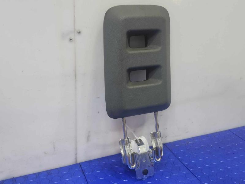 2013 Ford F-350 Super Duty Headrest