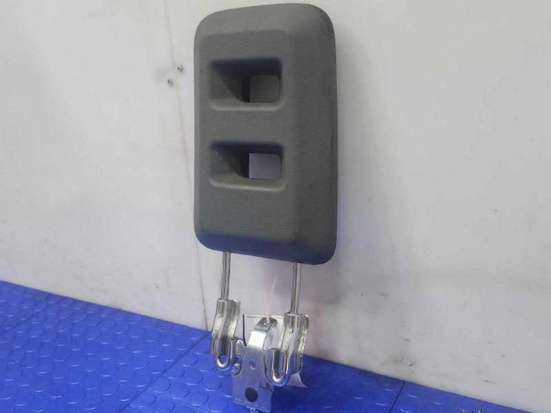 2013 Ford F-350 Super Duty Headrest