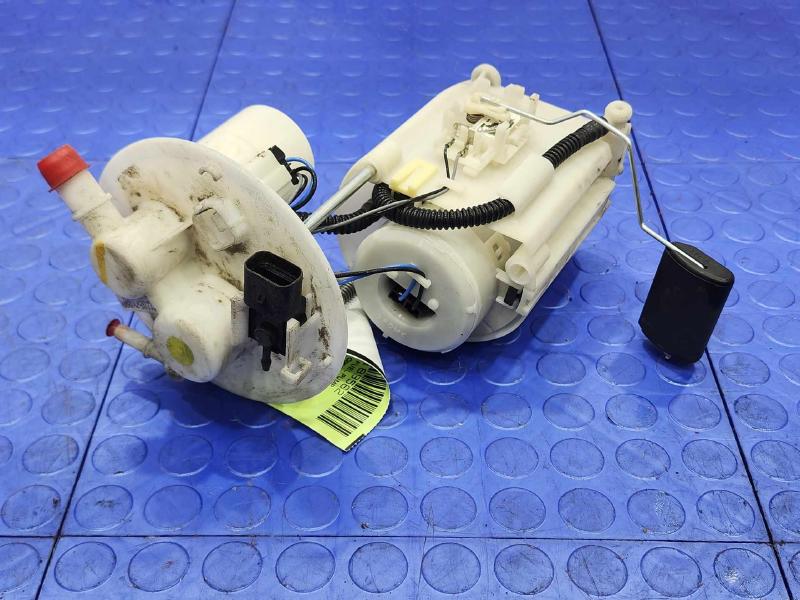 2012-2014 Hyundai Veloster Fuel Pump Assembly Genuine OEM 311102V500