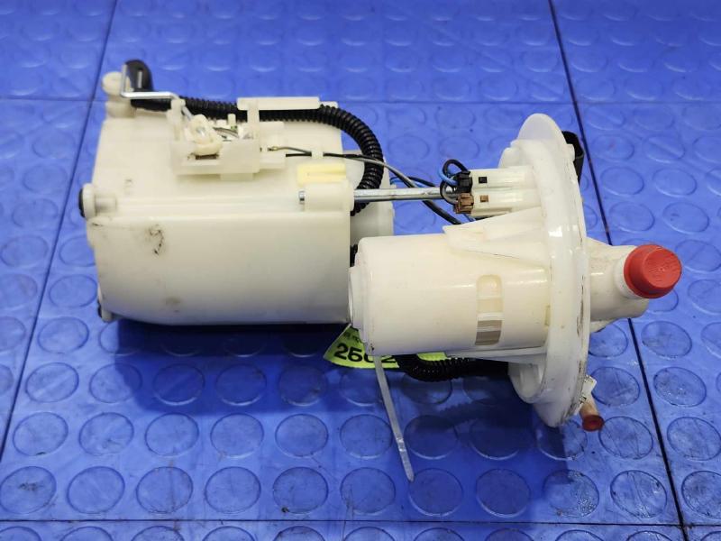 2012-2014 Hyundai Veloster Fuel Pump Assembly Genuine OEM 311102V500