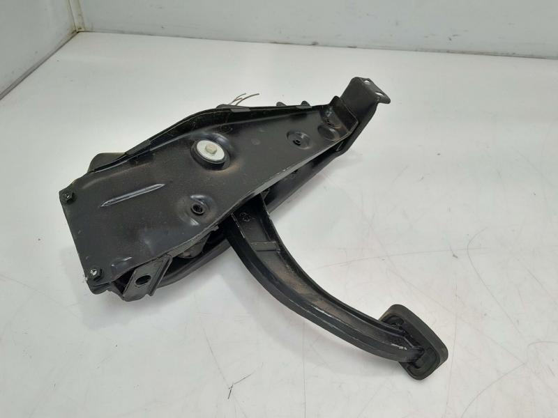 1986-1991 MERCEDES W126 420SEL PARKING BRAKE PEDAL EMERGENCY 1264270601 OEM