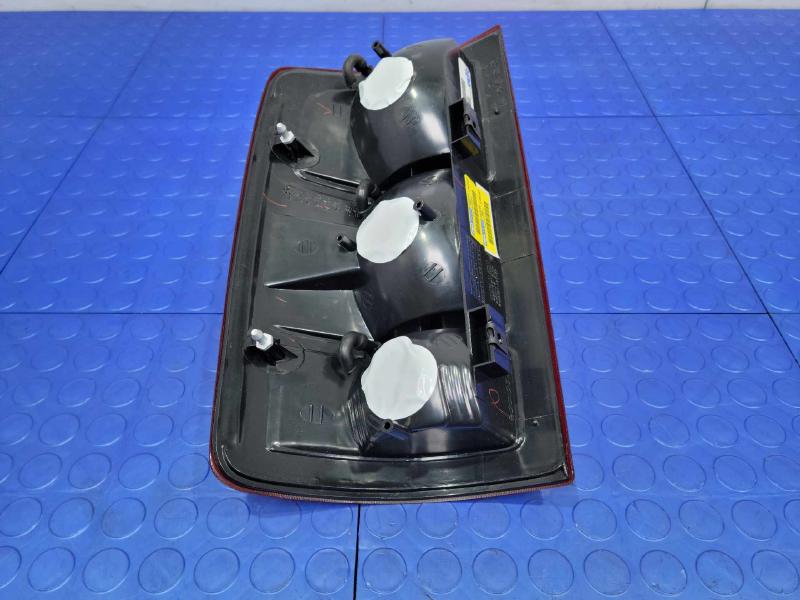 2004 Dodge Ram 1500 Tail Light Assembly