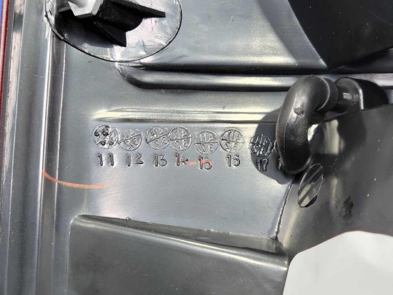 2004 Dodge Ram 1500 Tail Light Assembly